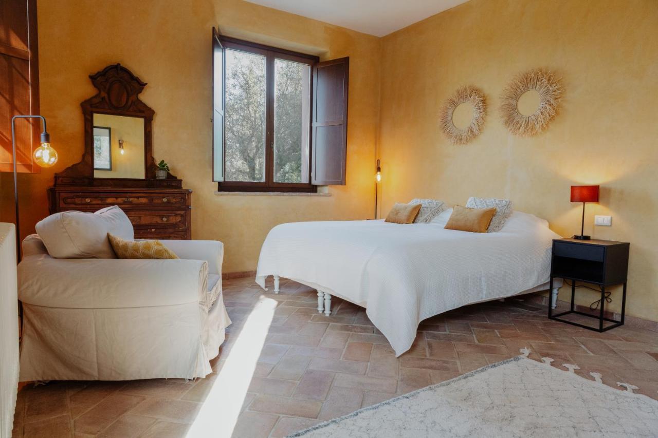 Agriturismo Qui Voglio Monte Roberto Exteriör bild