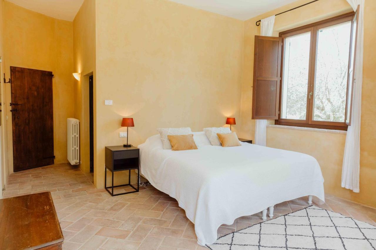 Agriturismo Qui Voglio Monte Roberto Exteriör bild