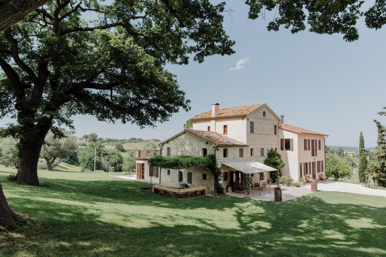 Agriturismo Qui Voglio Monte Roberto Exteriör bild